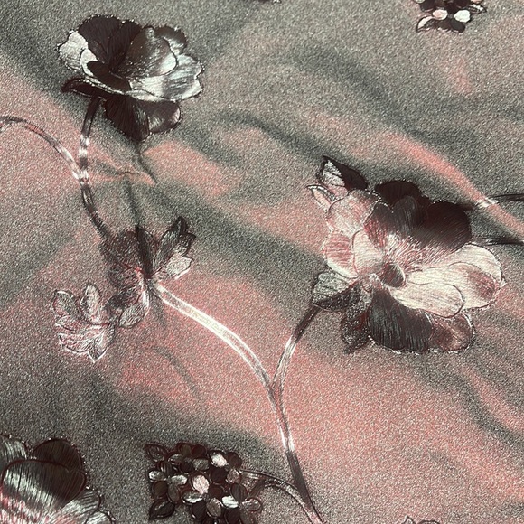 Tablecloth - Picture 3 of 6